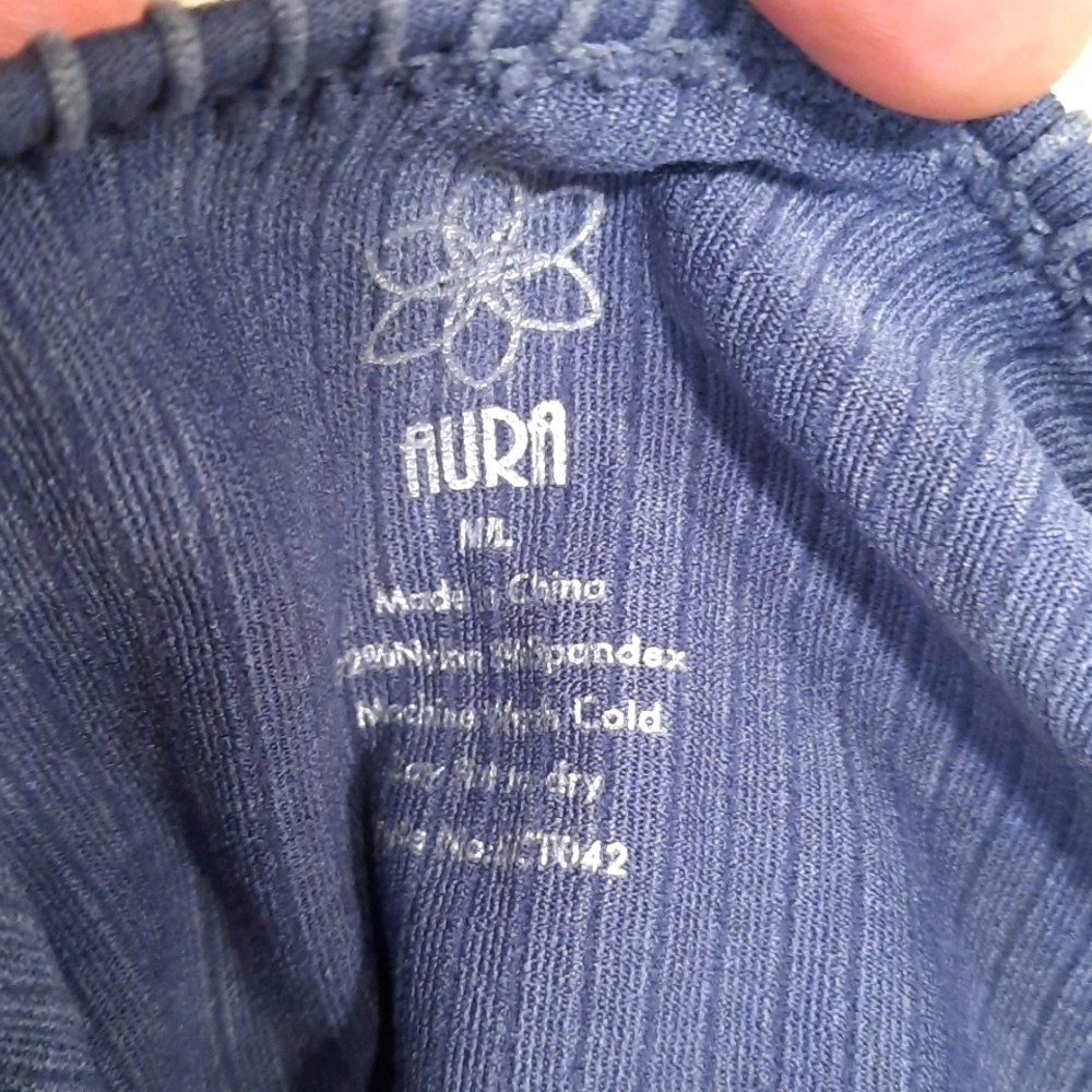 Aura Ribbed Cut Out Crop Top - Picture 3 of 3